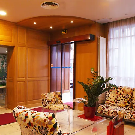 Hotel Esteem Tour Eiffel 4*