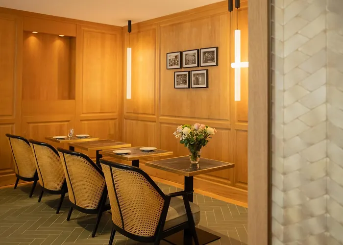 Esteem Tour Eiffel Hotel Parigi