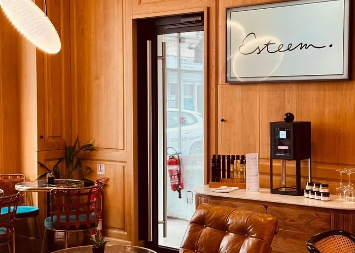 Esteem Tour Eiffel Parigi