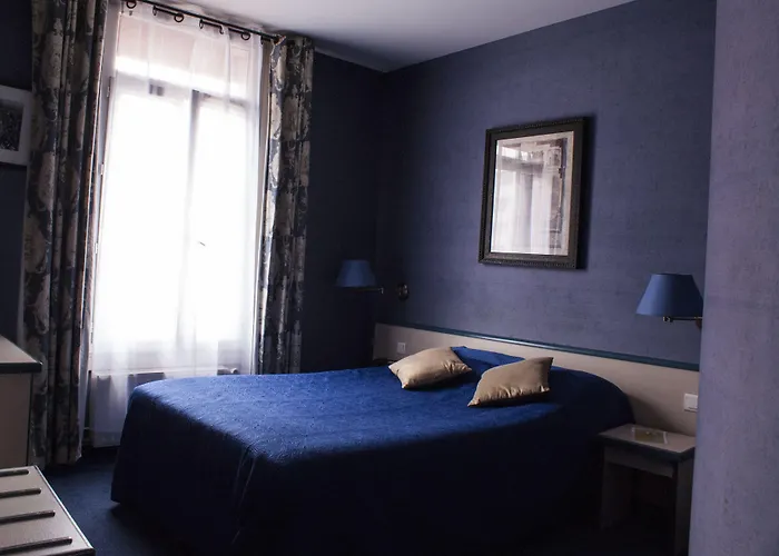 Esteem Tour Eiffel 4*