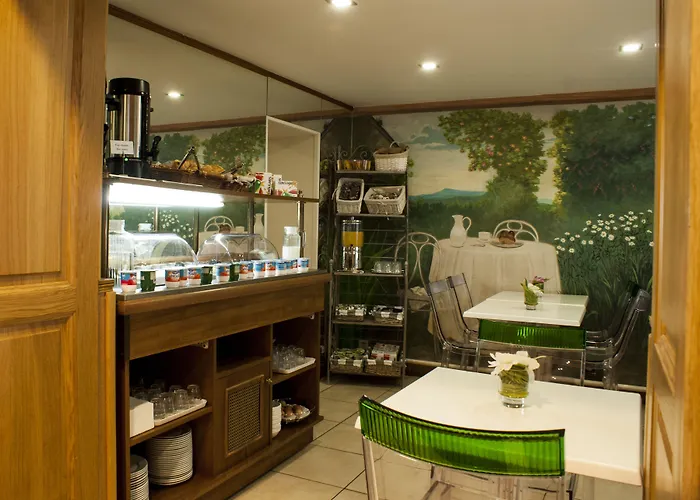 Esteem Tour Eiffel Hotel Parigi