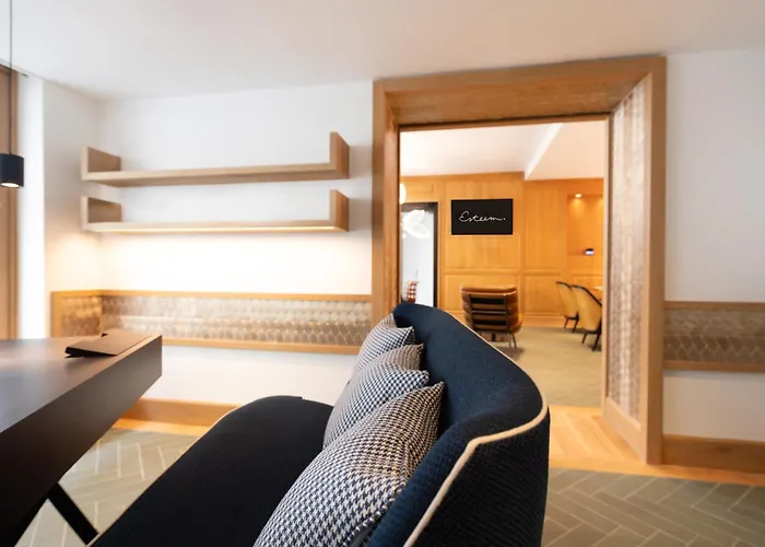 Esteem Tour Eiffel 4*