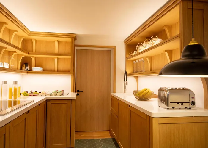 Esteem Tour Eiffel Hotel 4*