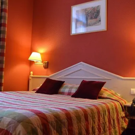 Hotel Esteem Tour Eiffel 4*