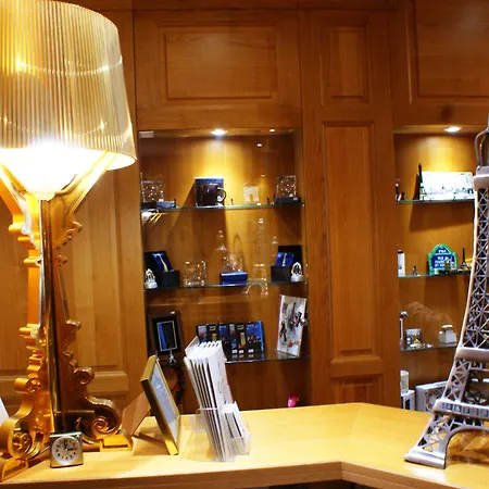 Esteem Tour Eiffel Hotell Paris