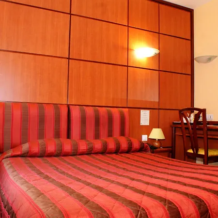 Esteem Tour Eiffel Hotel Paris