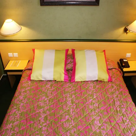 ホテル Esteem Tour Eiffel