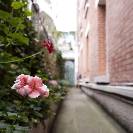 Esteem Tour Eiffel Hotel 4*