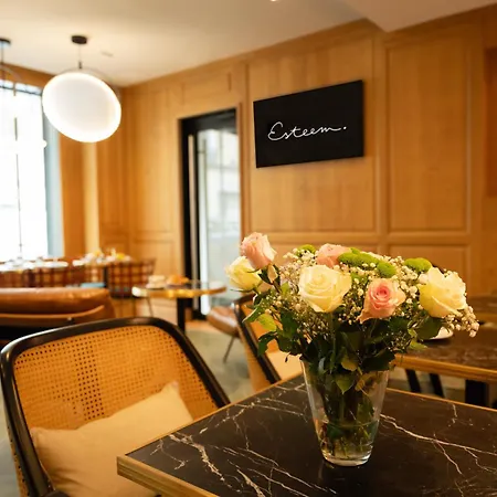 Hotell Esteem Tour Eiffel 4*