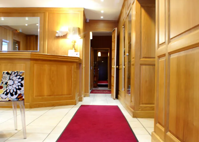 Esteem Tour Eiffel Hotel 4*