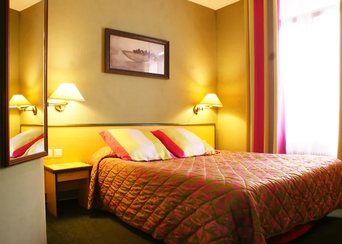 Esteem Tour Eiffel Hotel