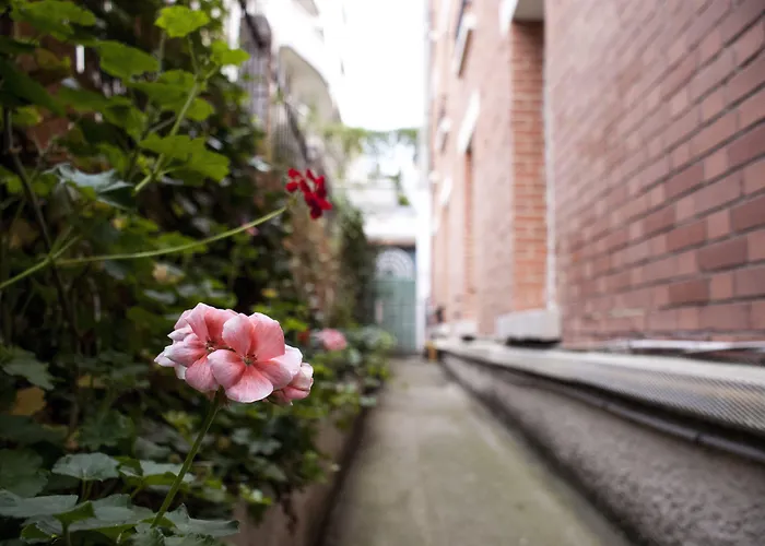 Esteem Tour Eiffel Hotel 4*