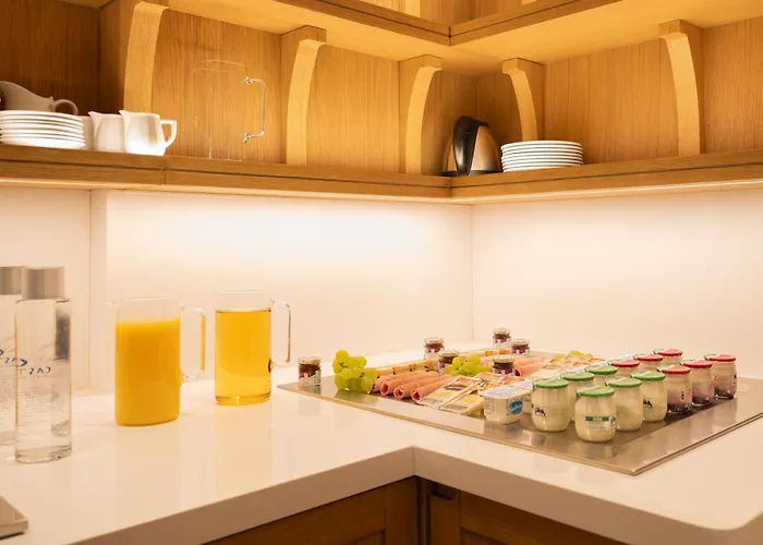 Esteem Tour Eiffel Hotel 4*