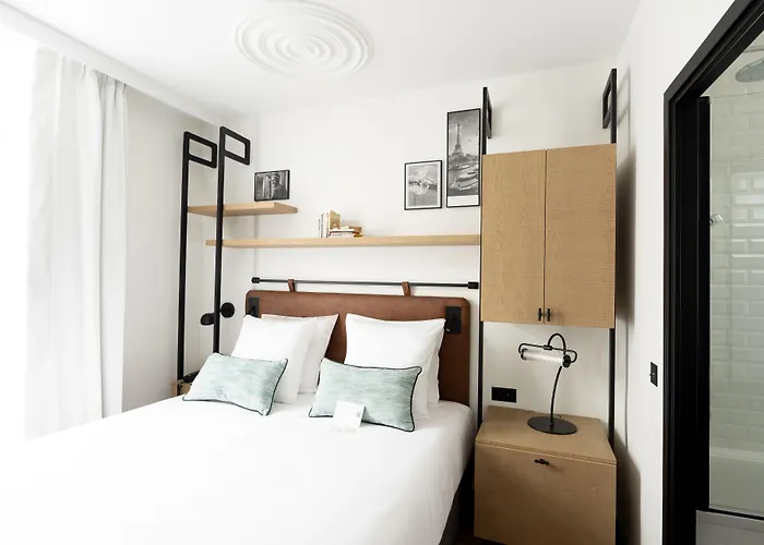 Esteem Tour Eiffel Hotel 4*