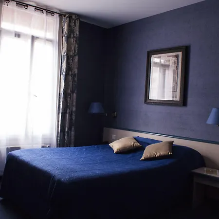 Esteem Tour Eiffel 4*