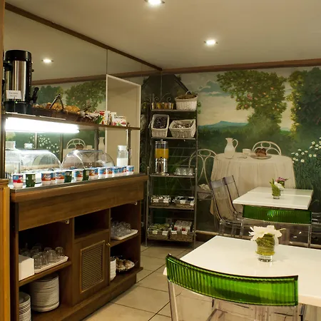 Esteem Tour Eiffel 酒店 巴黎