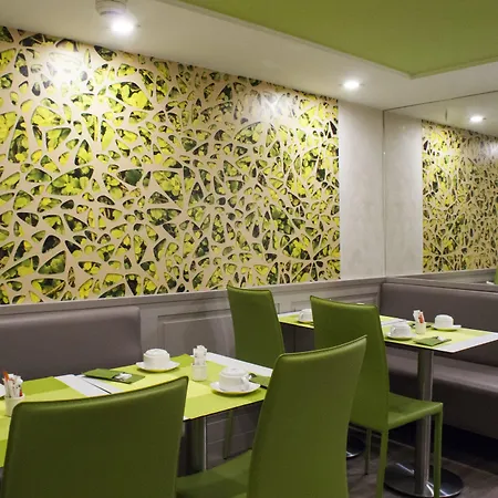 Esteem Tour Eiffel 巴黎