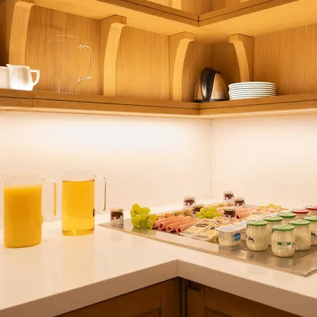 Esteem Tour Eiffel 酒店 4*