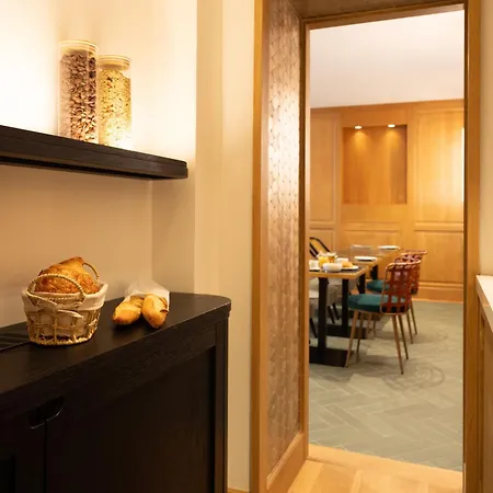 Esteem Tour Eiffel 酒店