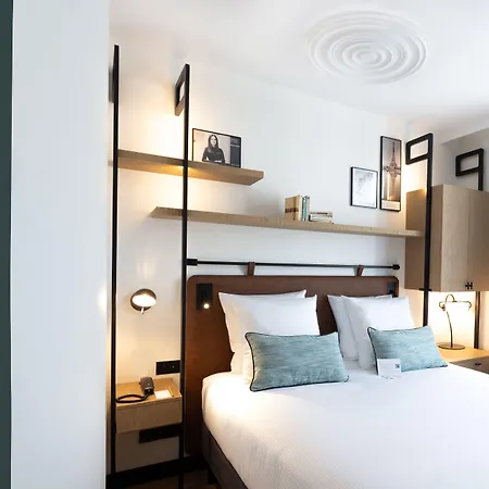 Esteem Tour Eiffel 4*