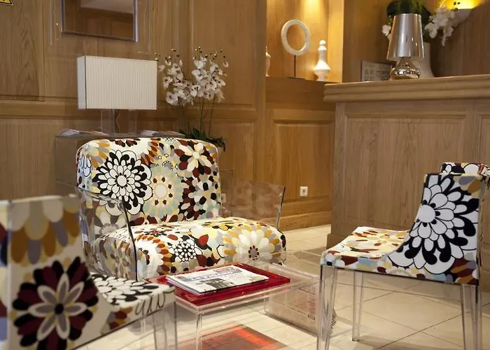 Отель Esteem Tour Eiffel