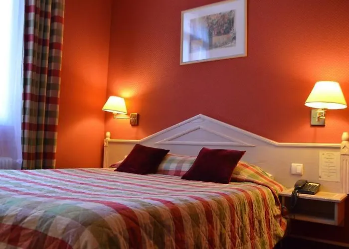 Отель Esteem Tour Eiffel 4*