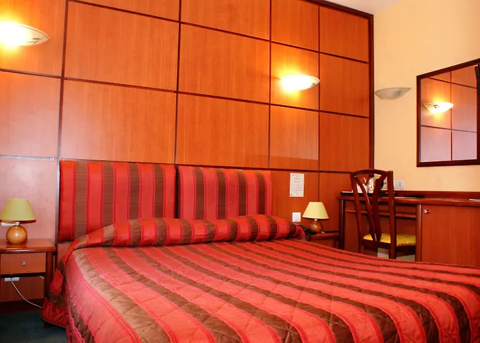 Esteem Tour Eiffel Отель Париж