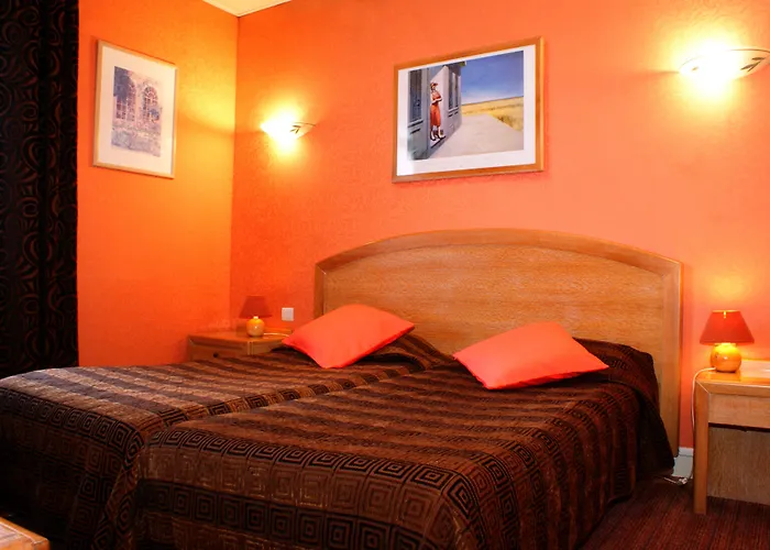 Esteem Tour Eiffel Отель