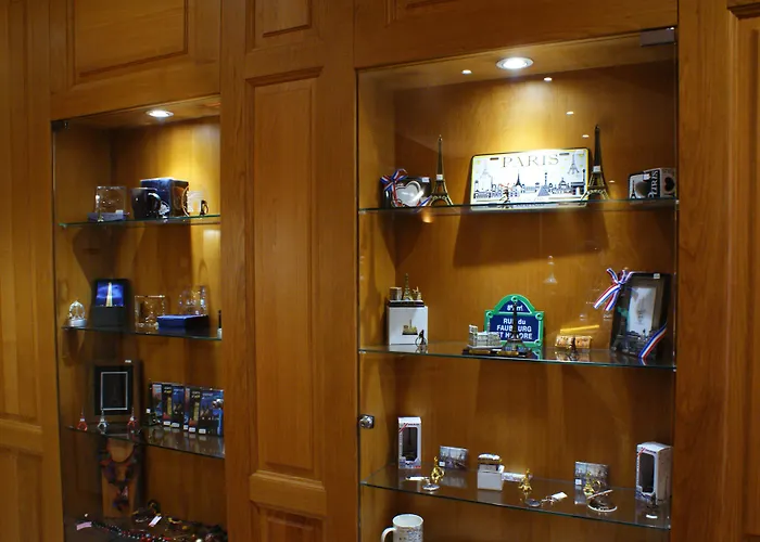 Esteem Tour Eiffel Отель