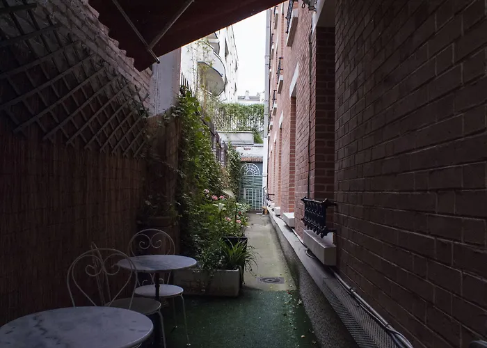 Esteem Tour Eiffel Отель