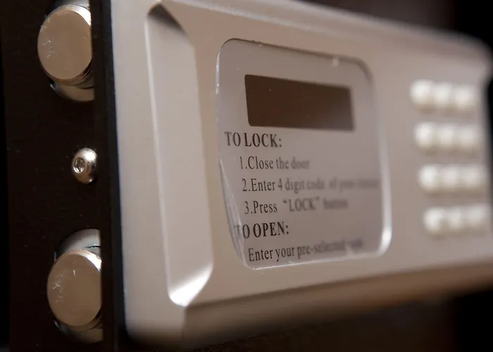 Esteem Tour Eiffel Париж