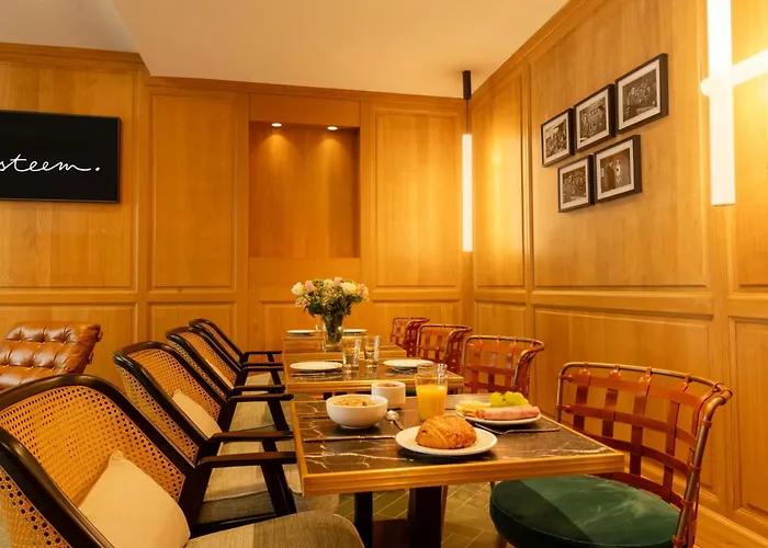 Отель Esteem Tour Eiffel