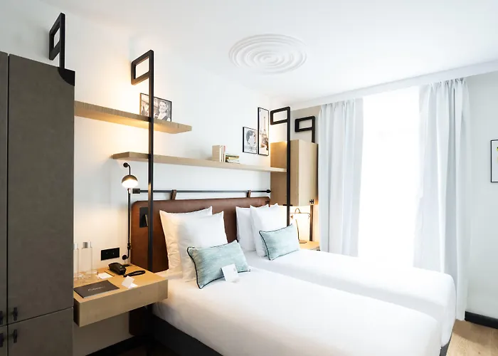 Отель Esteem Tour Eiffel Париж